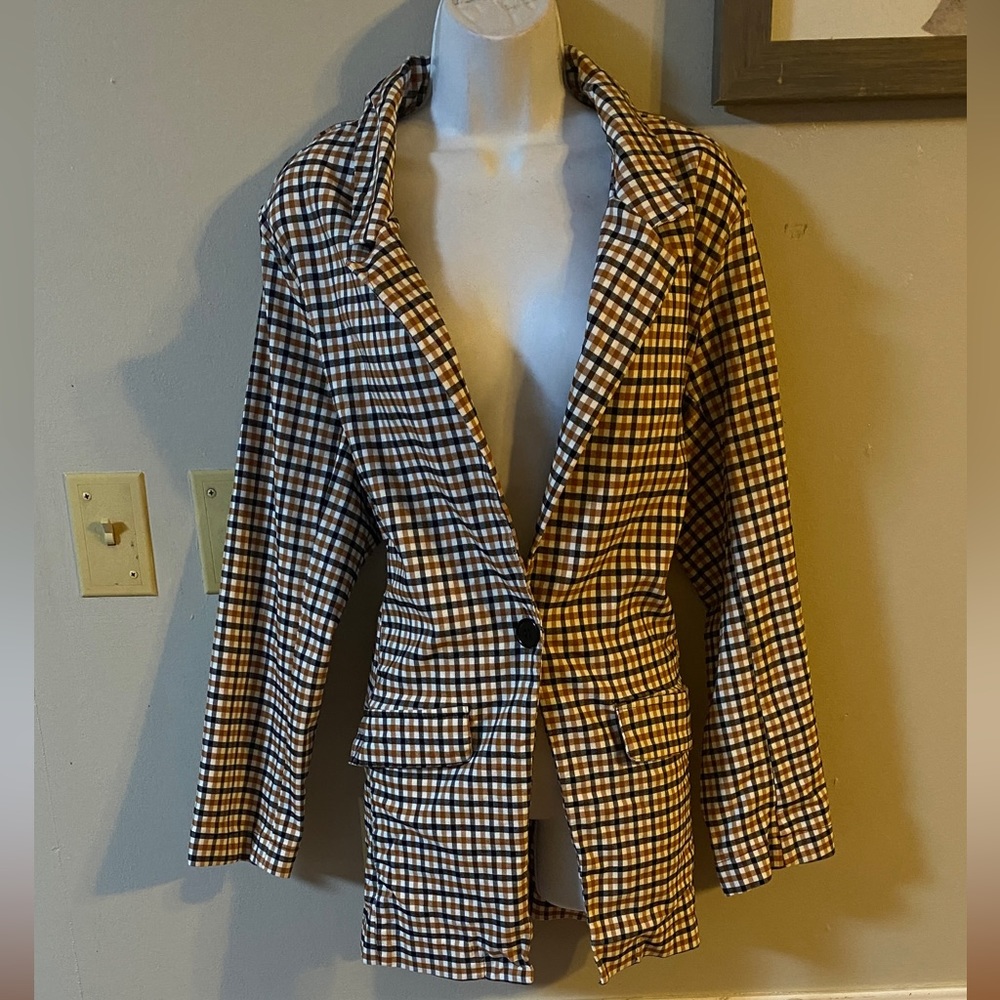 Blazer - Picture 1 of 5